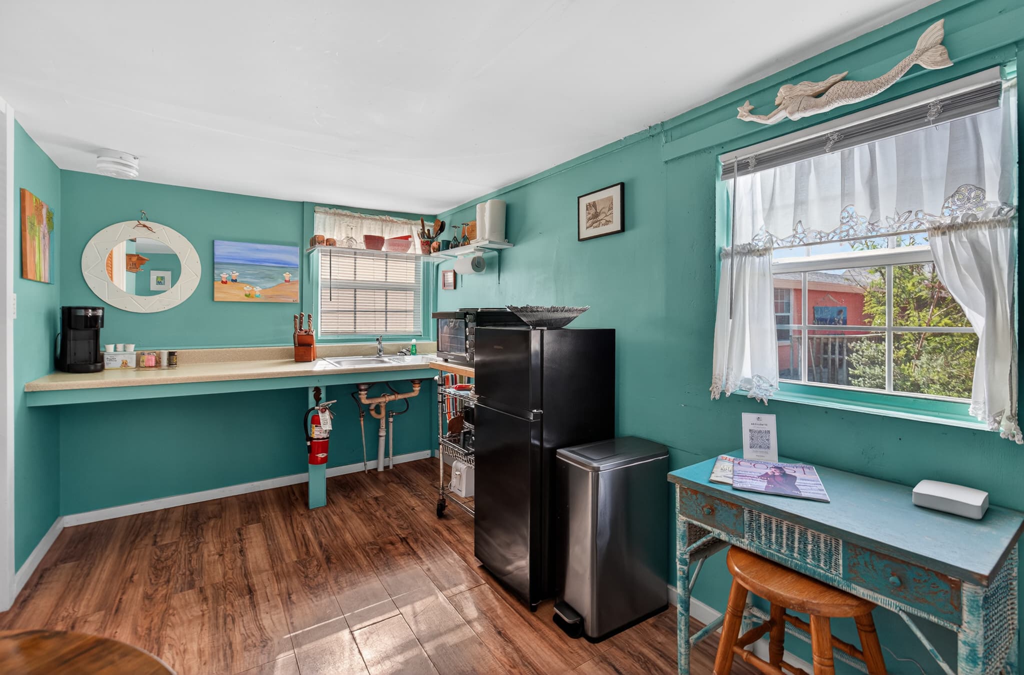 Tin Cottage by the Sea, Port Aransas, TX vacation rental photo 4