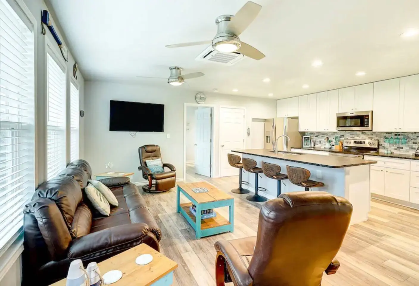 Tropical Oasis Cottage #2, Port Aransas, TX vacation rental photo 3