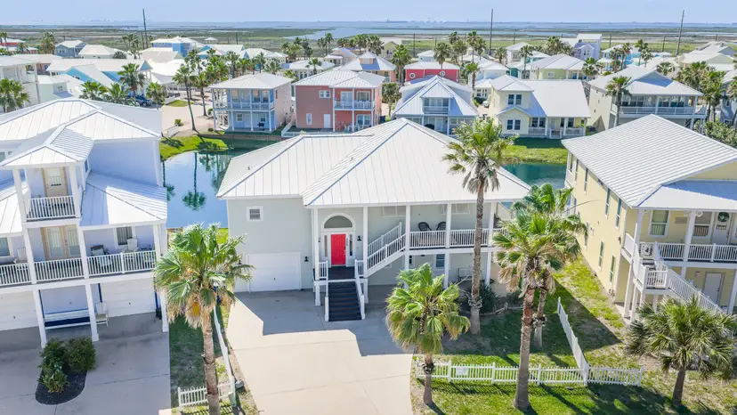 Aransas Palms in Royal Sands